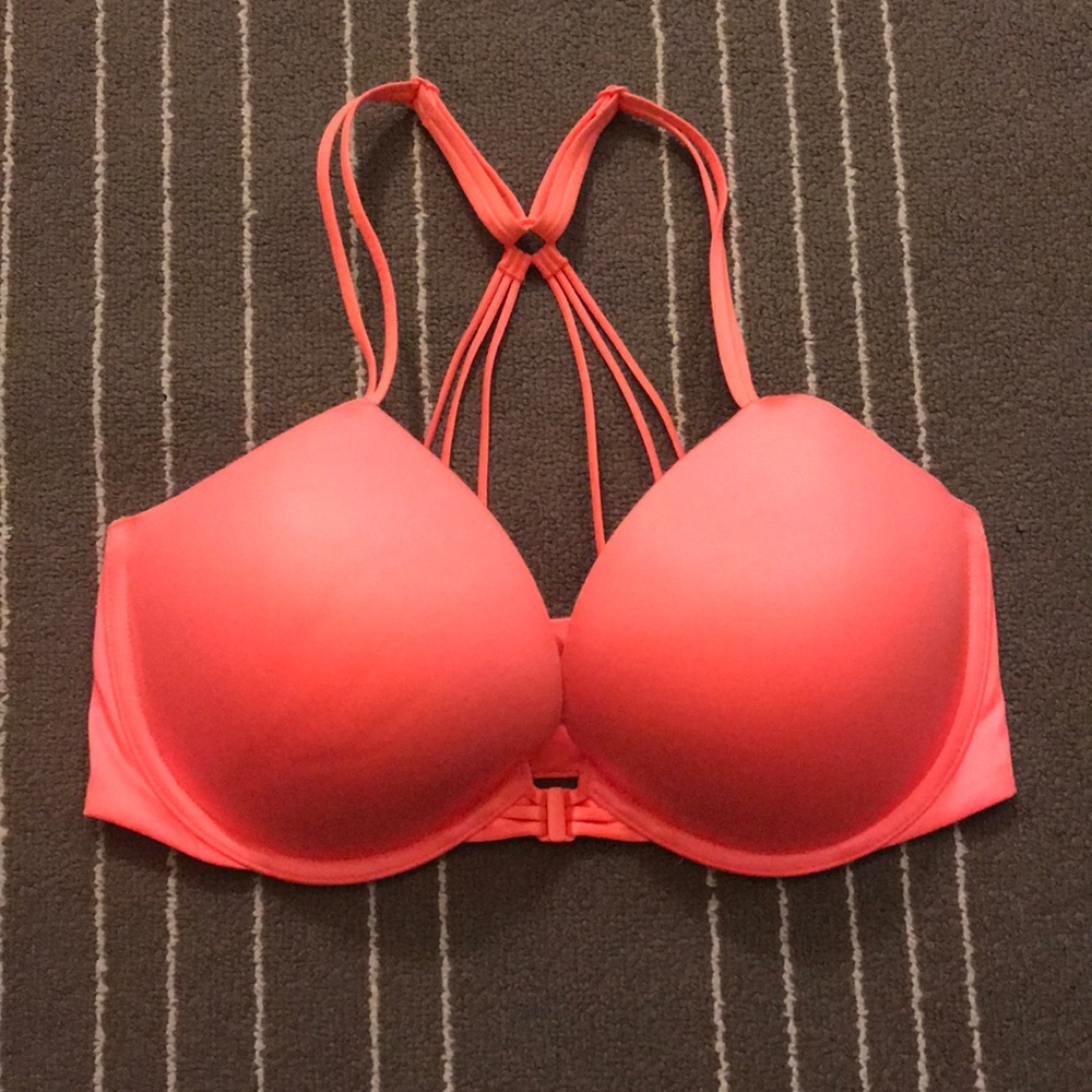 Racerback bra, clasped in the front